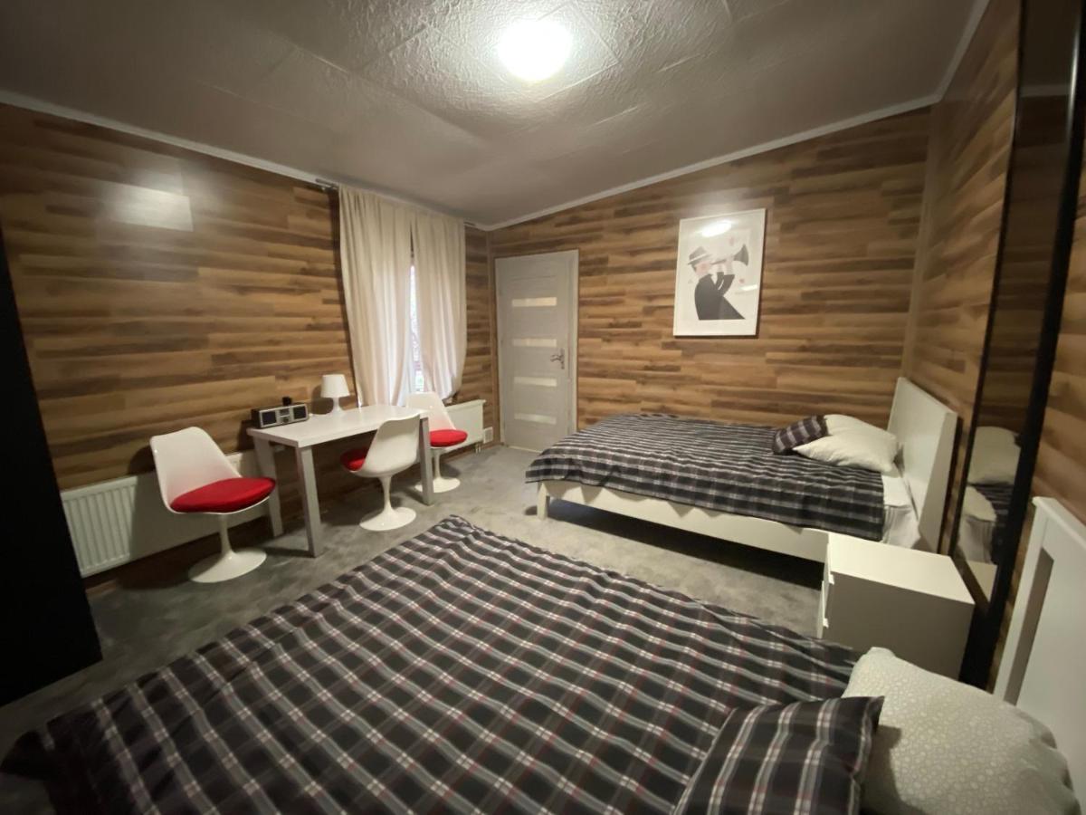 Hostel Piaseczno Пясечно Экстерьер фото