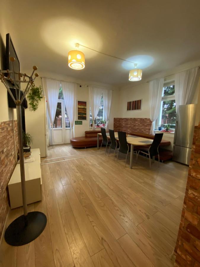 Hostel Piaseczno Пясечно Экстерьер фото