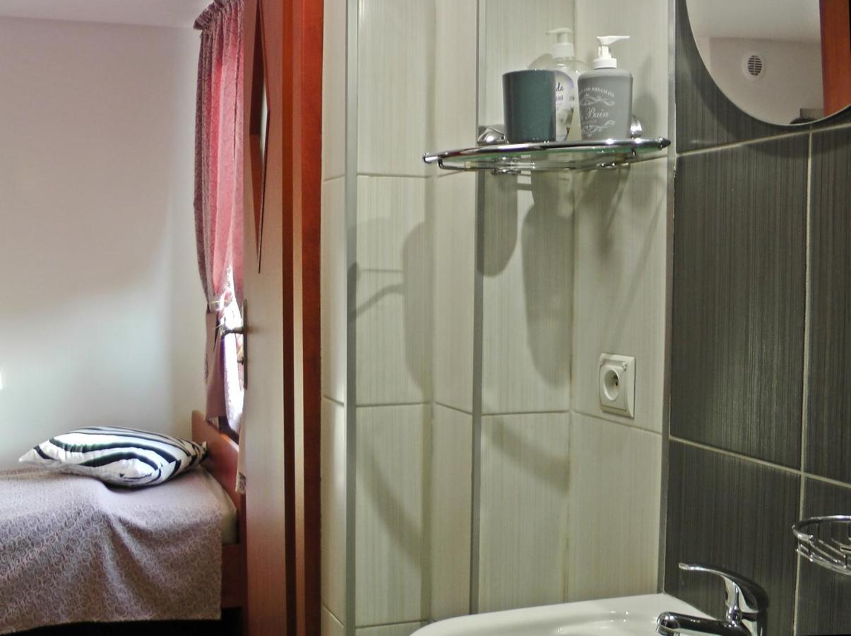 Hostel Piaseczno Пясечно Экстерьер фото
