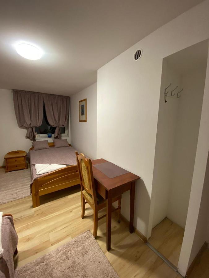 Hostel Piaseczno Пясечно Экстерьер фото