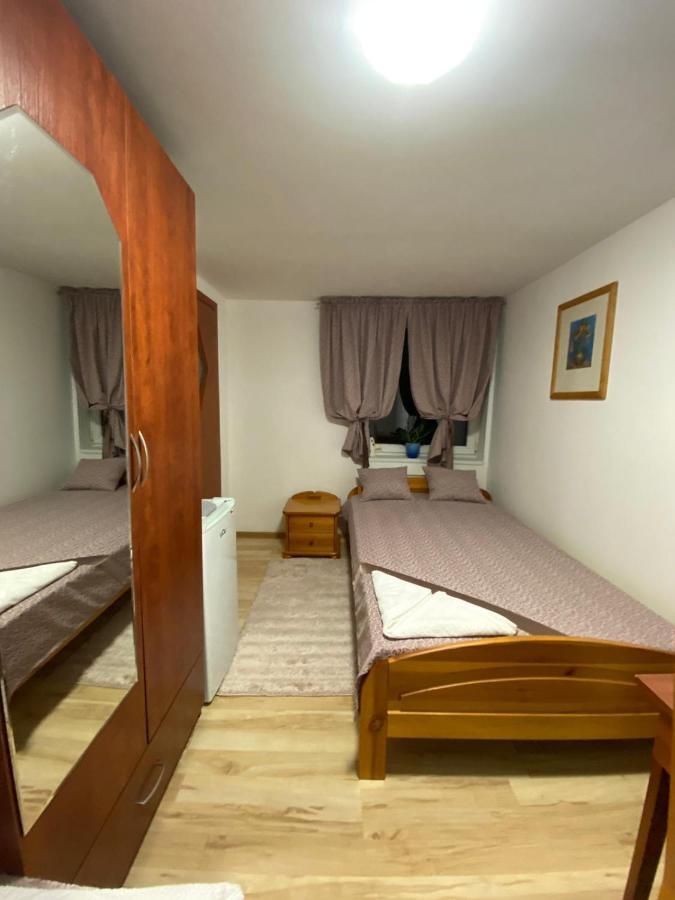 Hostel Piaseczno Пясечно Экстерьер фото